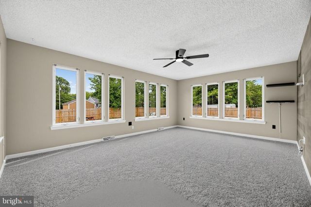 222 CROSS KEYS ROAD RD, Berlin, NJ 08009