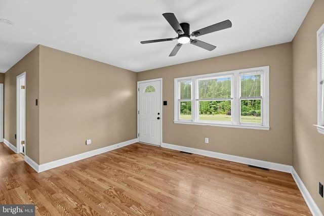 222 CROSS KEYS ROAD RD, Berlin, NJ 08009