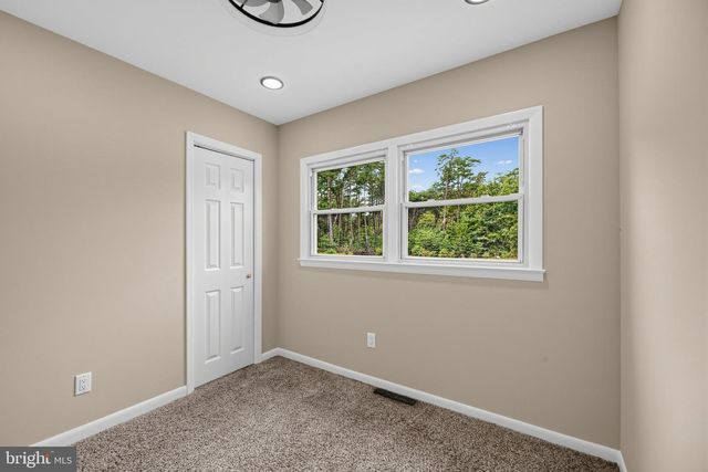 222 CROSS KEYS ROAD RD, Berlin, NJ 08009