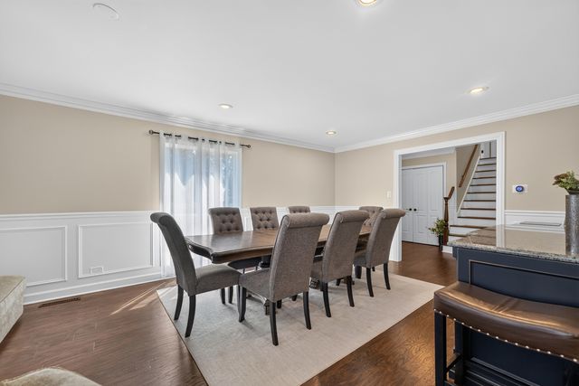 1206 Aberdeen Road, Inverness, IL 60067