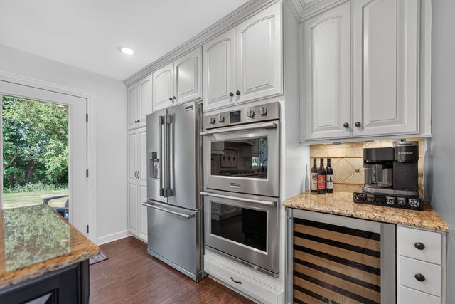 1206 Aberdeen Road, Inverness, IL 60067