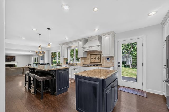 1206 Aberdeen Road, Inverness, IL 60067
