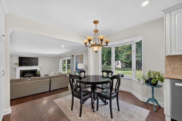 1206 Aberdeen Road, Inverness, IL 60067