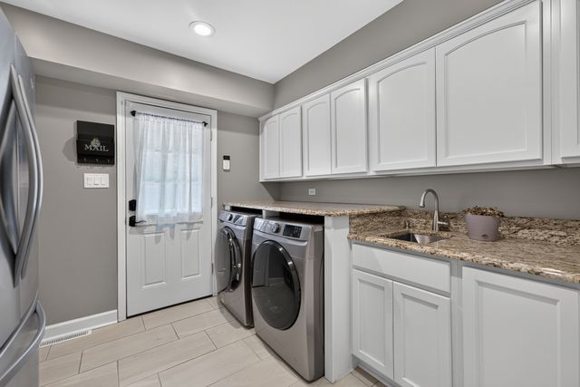 1206 Aberdeen Road, Inverness, IL 60067