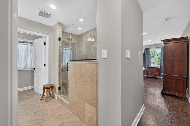 1206 Aberdeen Road, Inverness, IL 60067