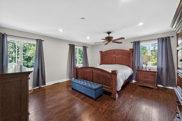 1206 Aberdeen Road, Inverness, IL 60067