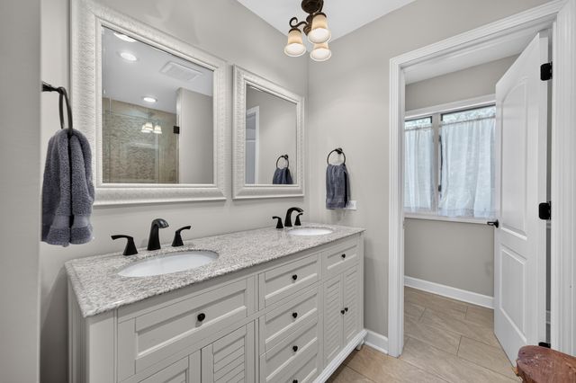 1206 Aberdeen Road, Inverness, IL 60067