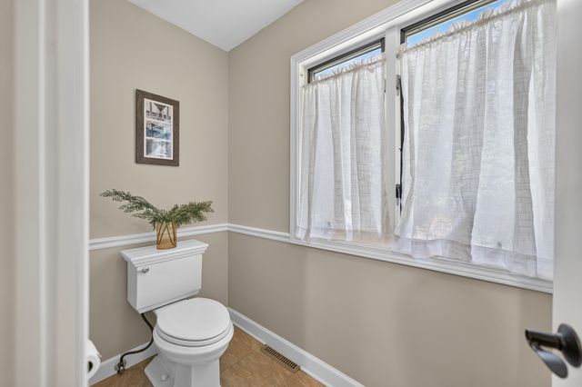 1206 Aberdeen Road, Inverness, IL 60067