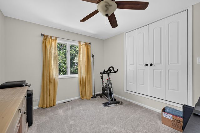 1206 Aberdeen Road, Inverness, IL 60067