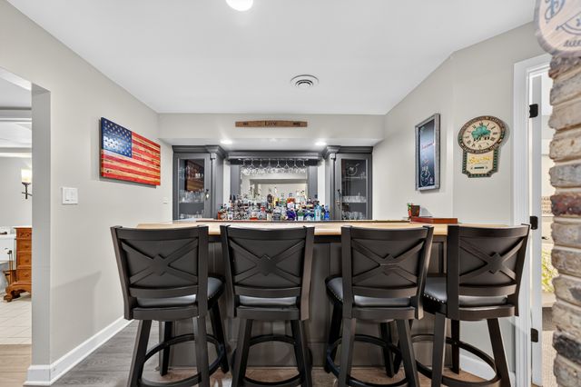 1206 Aberdeen Road, Inverness, IL 60067