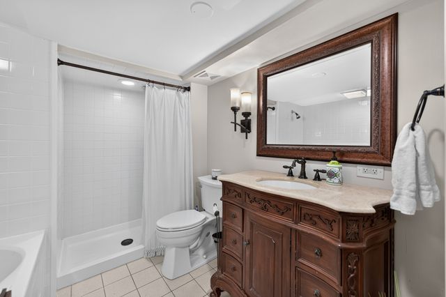 1206 Aberdeen Road, Inverness, IL 60067