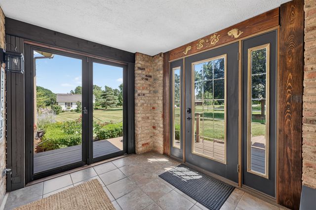 1206 Aberdeen Road, Inverness, IL 60067
