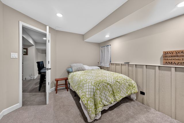 1206 Aberdeen Road, Inverness, IL 60067