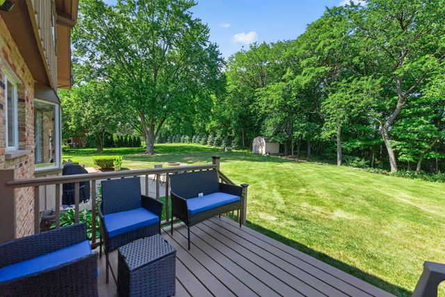 1206 Aberdeen Road, Inverness, IL 60067