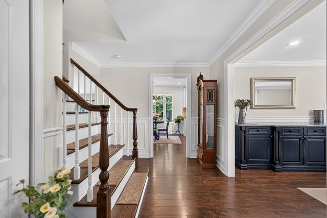 1206 Aberdeen Road, Inverness, IL 60067