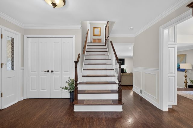 1206 Aberdeen Road, Inverness, IL 60067