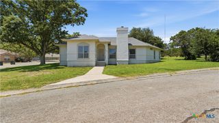703 Lazy Bluff Lane, New Braunfels, TX 78130
