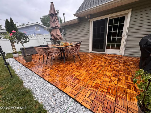 80 Andover Lane, Aberdeen, NJ 07747