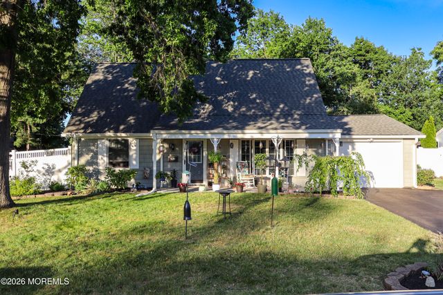 80 Andover Lane, Aberdeen, NJ 07747
