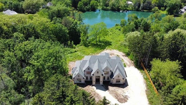10031 N Range Line ROAD, Mequon, WI 53092