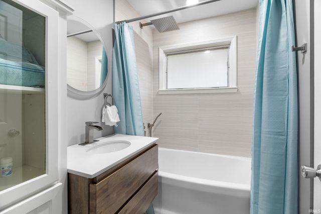 5255 E Bay Front Court, Monticello, IN 47960