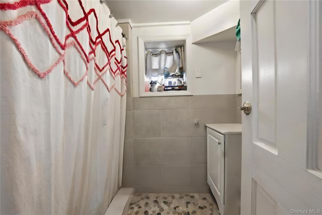 76 2nd Avenue, East Rockaway, NY 11518