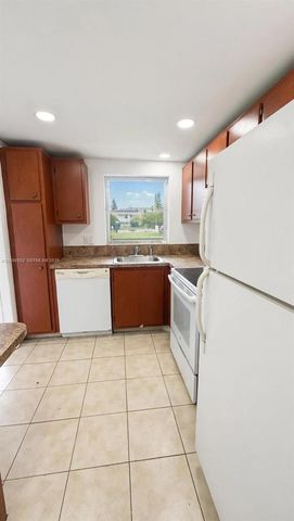 1701 NW 46th Avenue 105, Lauderhill, FL 33313