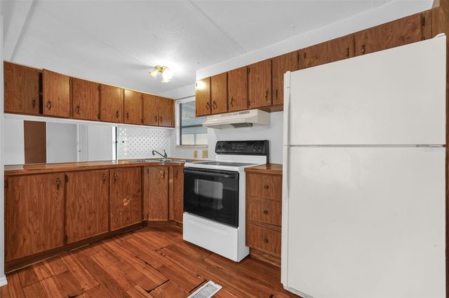 242 CANDLEWOOD DRIVE, Lake Wales, FL 33898