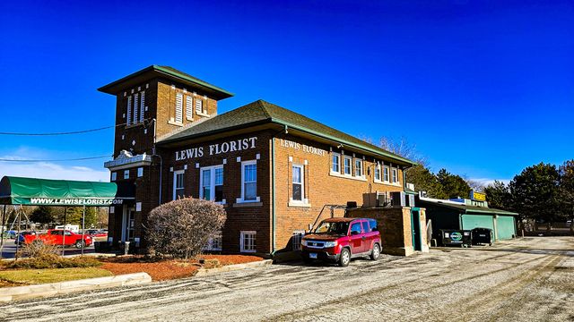 147 S US Highway 45, Grayslake, IL 60030