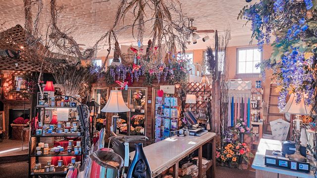 147 S US Highway 45, Grayslake, IL 60030