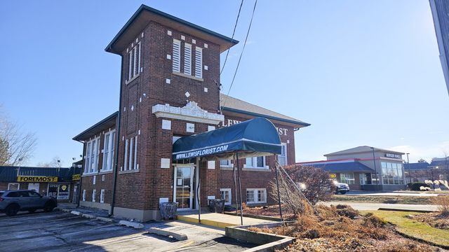 147 S US Highway 45, Grayslake, IL 60030