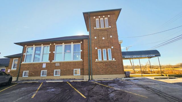 147 S US Highway 45, Grayslake, IL 60030