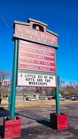 147 S US Highway 45, Grayslake, IL 60030