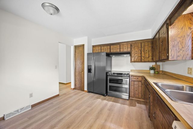 8818 N Brook Avenue N, Brooklyn Park, MN 55428
