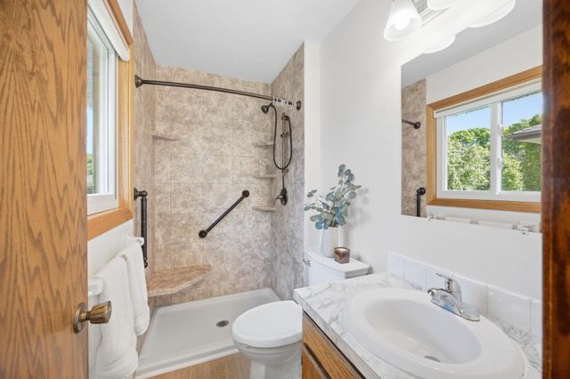 8818 N Brook Avenue N, Brooklyn Park, MN 55428