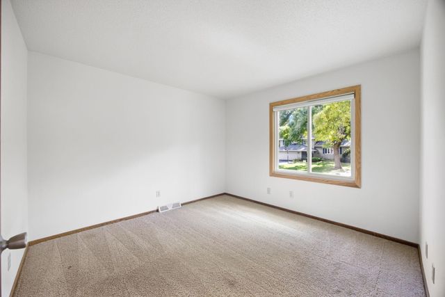 8818 N Brook Avenue N, Brooklyn Park, MN 55428