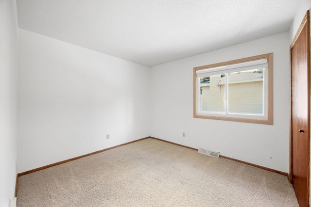 8818 N Brook Avenue N, Brooklyn Park, MN 55428