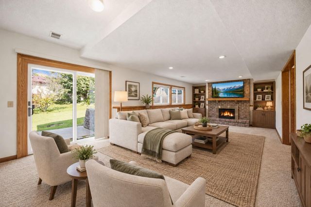 8818 N Brook Avenue N, Brooklyn Park, MN 55428