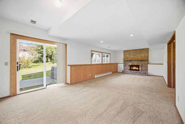 8818 N Brook Avenue N, Brooklyn Park, MN 55428