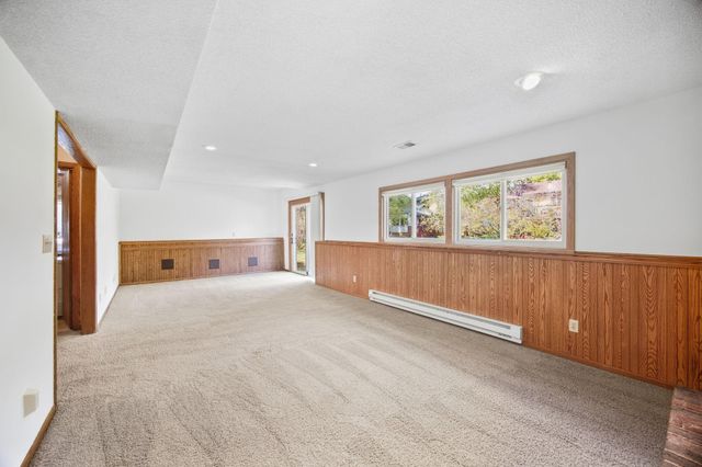 8818 N Brook Avenue N, Brooklyn Park, MN 55428