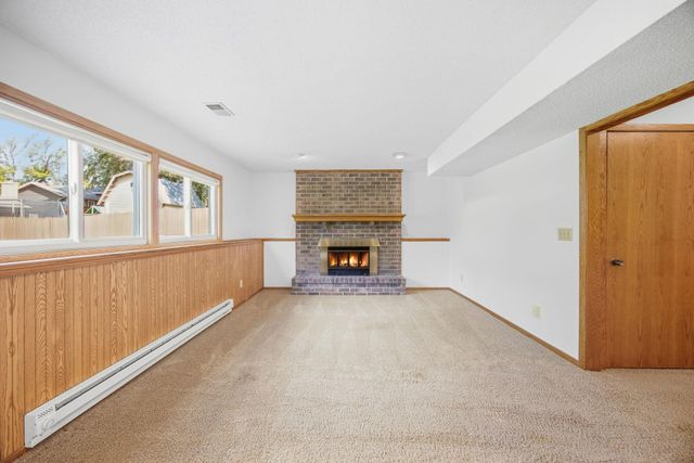 8818 N Brook Avenue N, Brooklyn Park, MN 55428