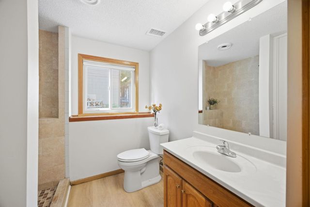 8818 N Brook Avenue N, Brooklyn Park, MN 55428