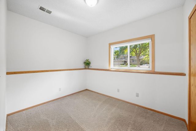 8818 N Brook Avenue N, Brooklyn Park, MN 55428