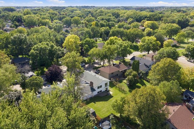 8818 N Brook Avenue N, Brooklyn Park, MN 55428