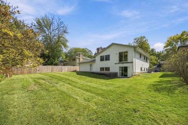8818 N Brook Avenue N, Brooklyn Park, MN 55428