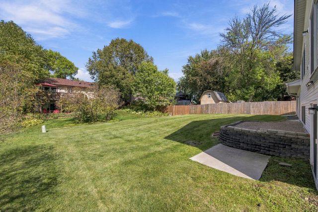 8818 N Brook Avenue N, Brooklyn Park, MN 55428