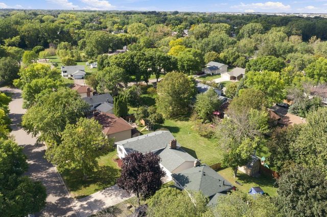 8818 N Brook Avenue N, Brooklyn Park, MN 55428