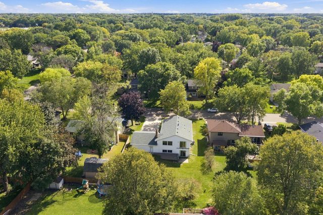 8818 N Brook Avenue N, Brooklyn Park, MN 55428