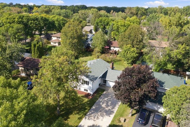 8818 N Brook Avenue N, Brooklyn Park, MN 55428
