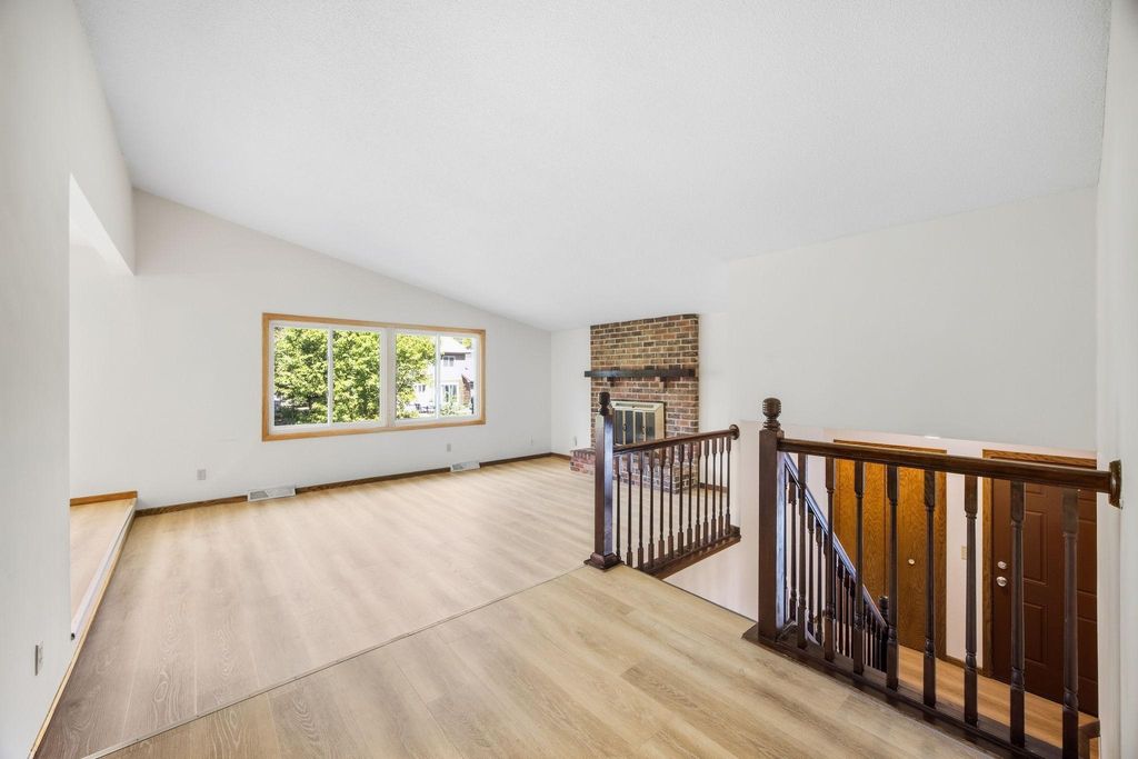8818 N Brook Avenue N, Brooklyn Park, MN 55428 — photo 4